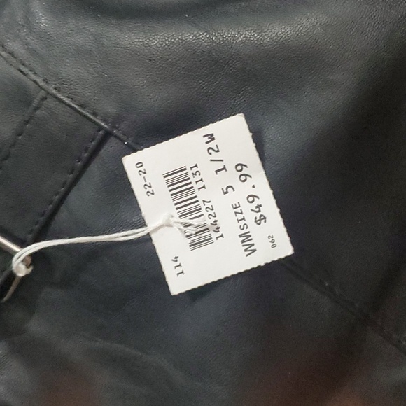 Brand new black size 5.5 Wide boots w/ zipper - Picture 6 of 6